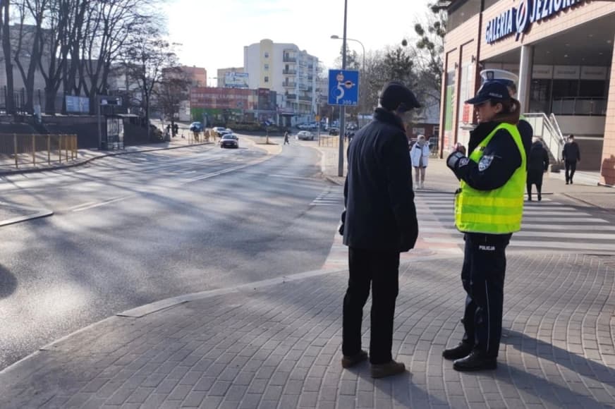 Ilustracja materiału: Kto najczęściej łamie przepisy na iławskich drogach? Zaskakujące wyniki wtorkowej akcji policji